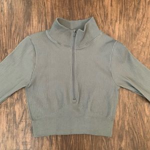 NWT Grey Halara Cropped Sport Top